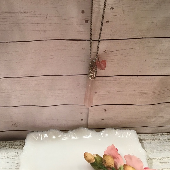 🌺[2/$40.00]🌺 Rose Quartz Necklace - Picture 4 of 4